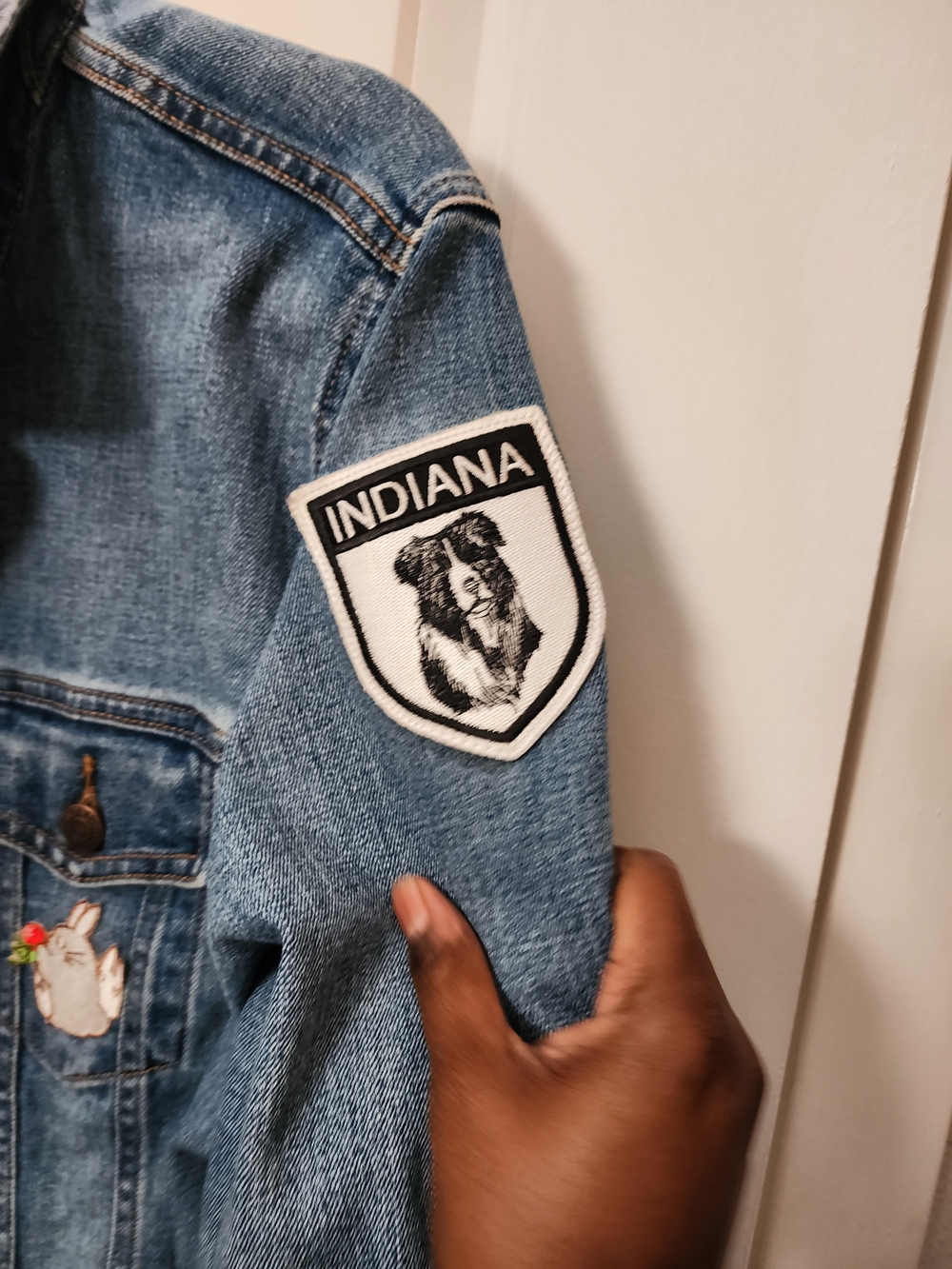 Old Navy Blue Denim Trucker Jacket with Patch Details - Picture 5 of 8